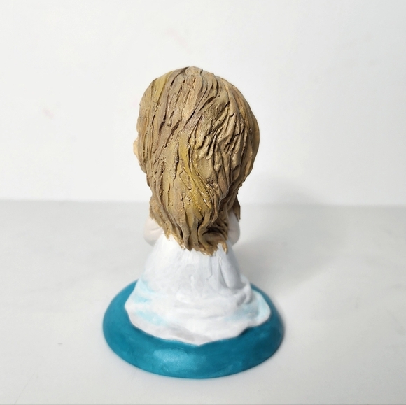 Taylor Swift Debut Altered Moment Figurine - Picture 6 of 6